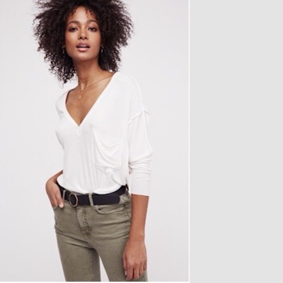 We The Free Tops - We The Free White Golden Gate Tee V-neck Women’s Small minimalist